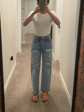 Levi’s Ribcage Straight Ankle Jeans 24 NWT Distressed High Rise Raw Hem Petite